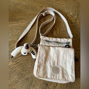 Iconic Kipling crossbody